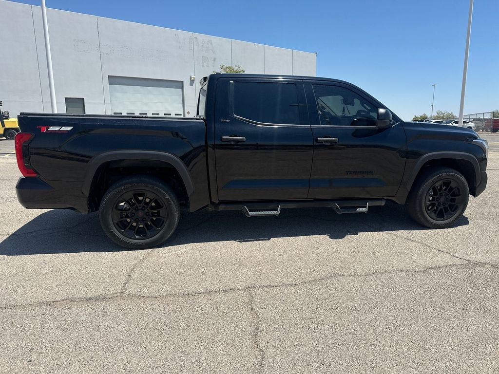 2023 Toyota Tundra SR5 CrewMax photo 4