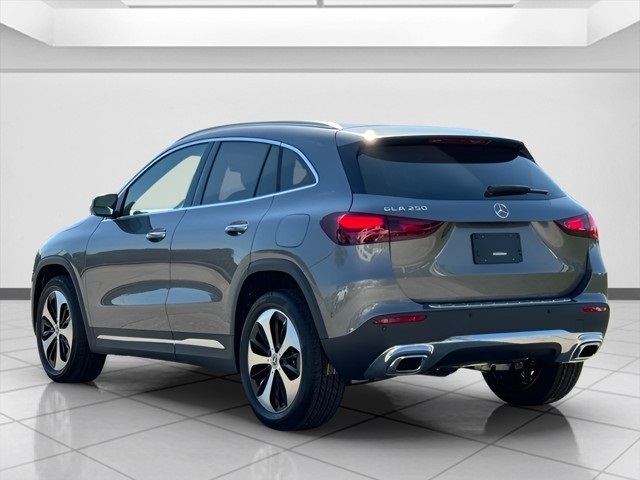 2025 Mercedes Benz GLA 250 photo 3