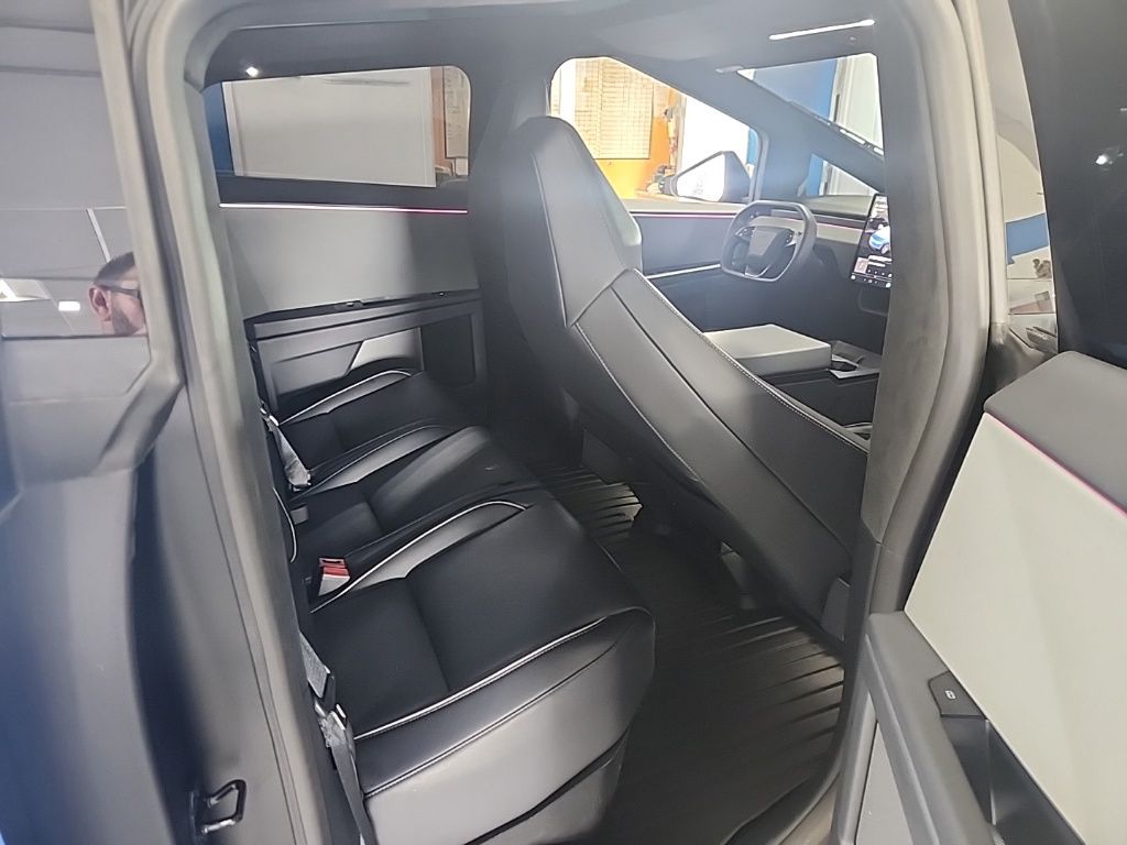 2024 Tesla Cybertruck photo 10