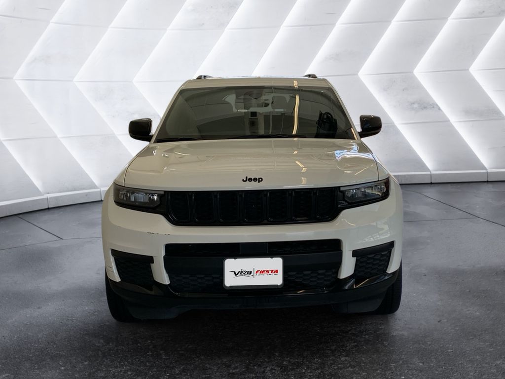 2023 Jeep Grand Cherokee Altitude photo 2