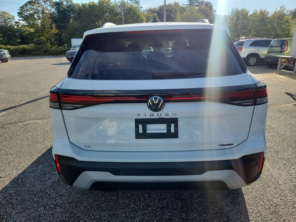 2025 Volkswagen Tiguan SE photo 3