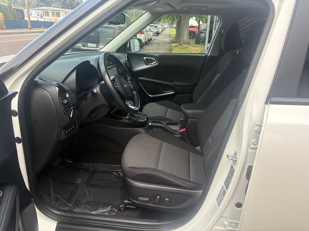 2023 Kia Soul EX photo 10