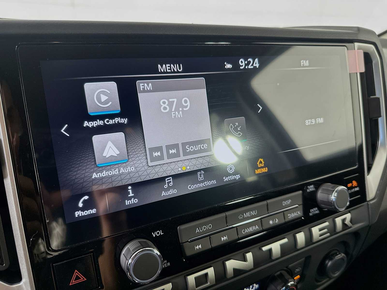 2025 Nissan Frontier SV photo 12