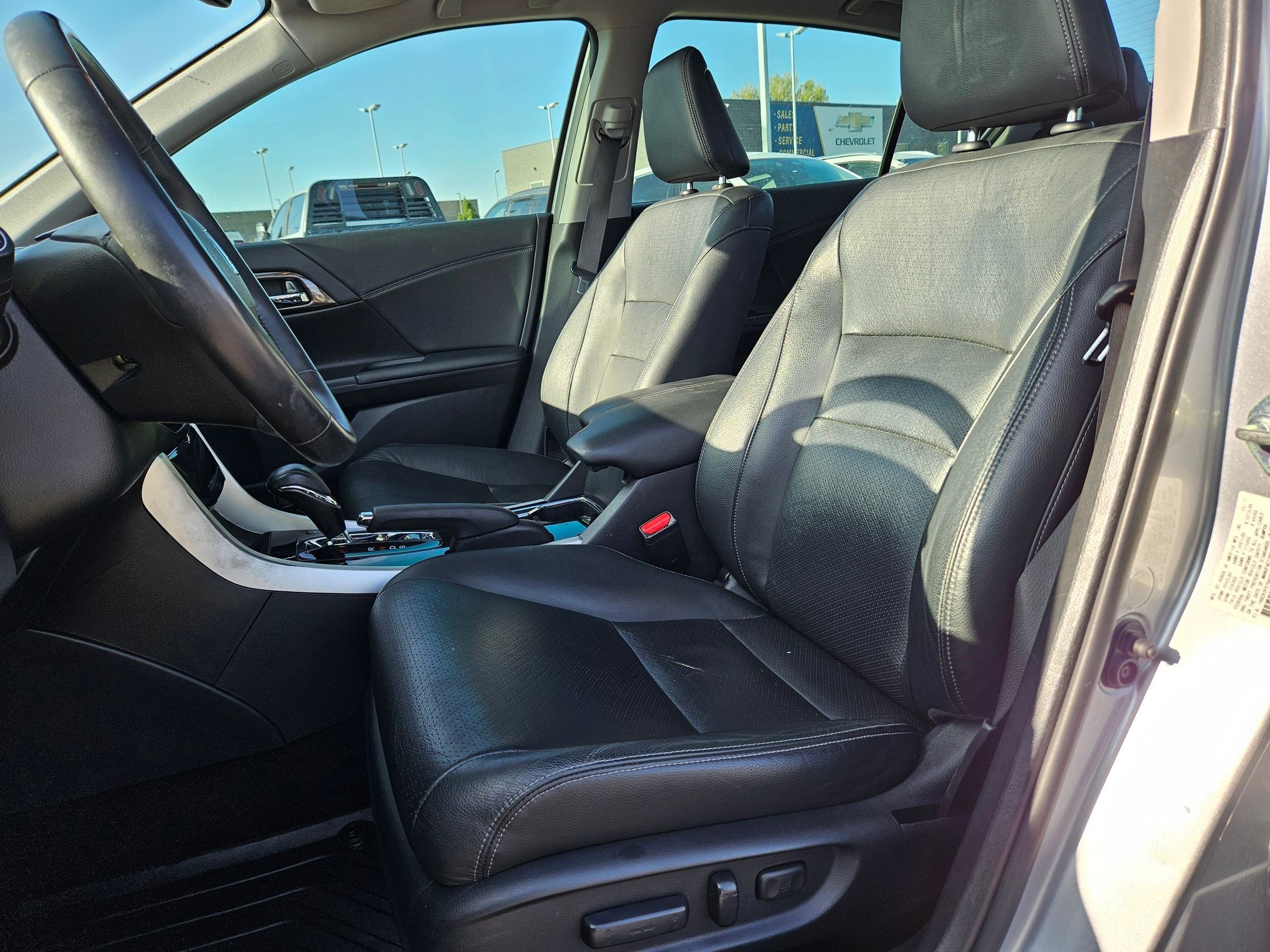 2017 Honda Accord Touring photo 14