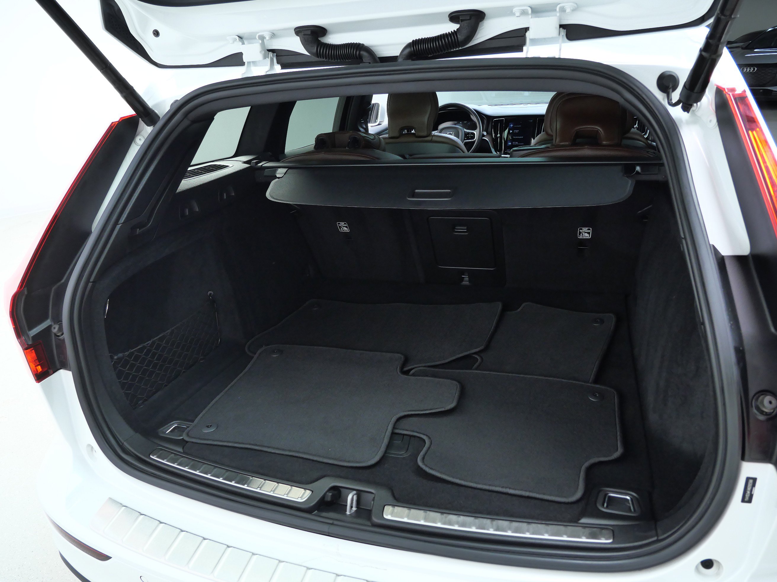 2022 Volvo V60 Cross Country T5 AWD photo 5