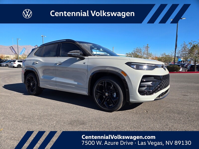 2026 Volkswagen Tiguan SE R-LINE BLACK's photo