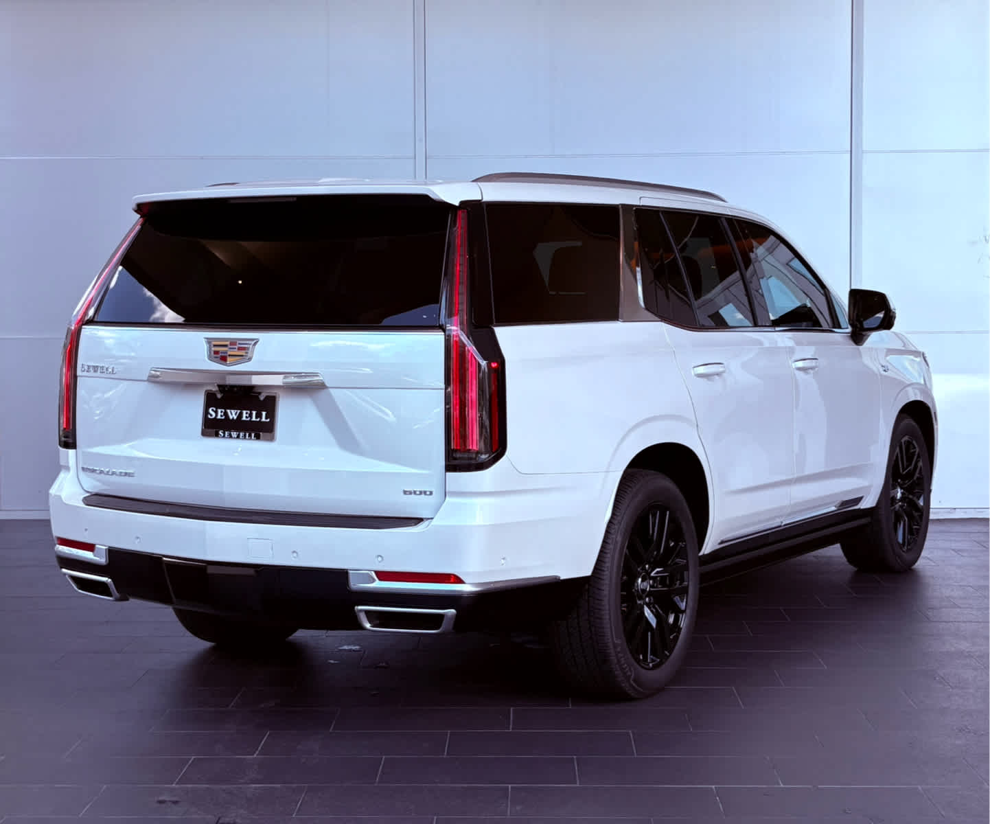 2025 Cadillac Escalade Premium Luxury photo 3