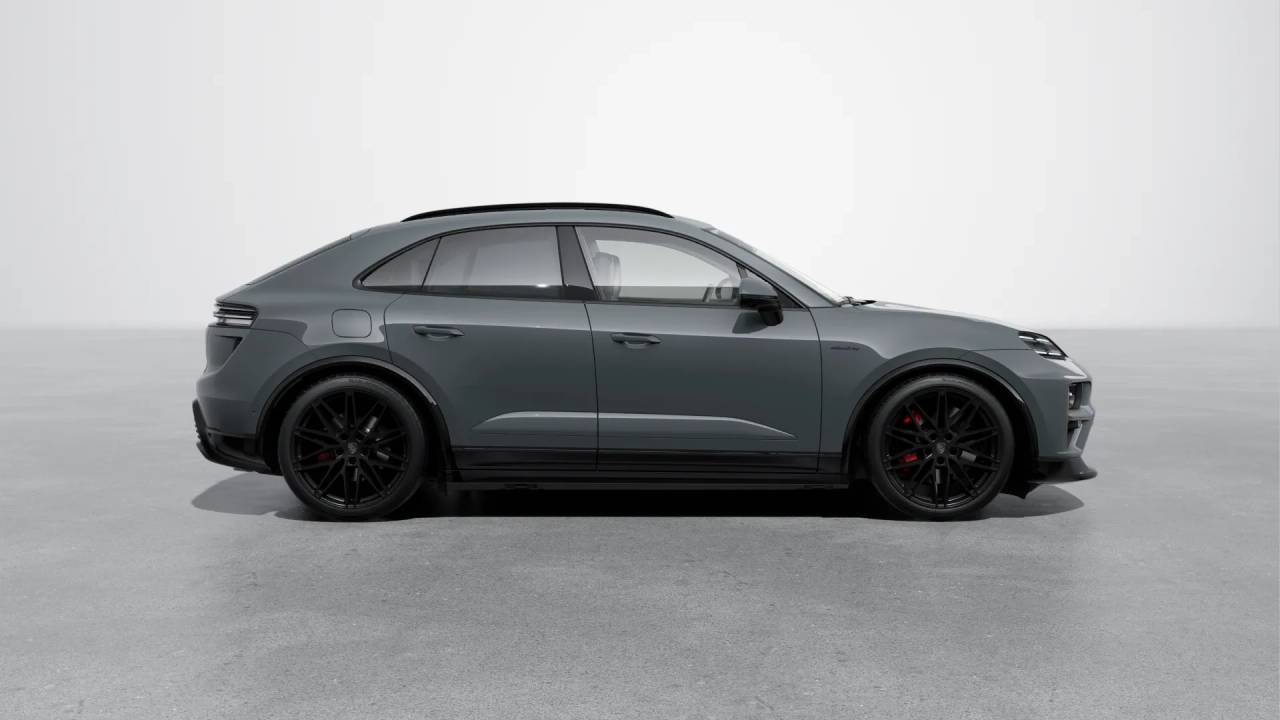 2025 Porsche Macan Electric Turbo photo 7