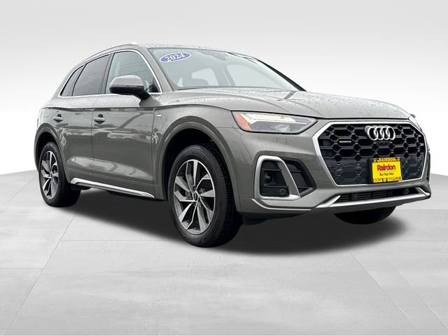 2024 Audi Q5 45 Premium Plus's photo
