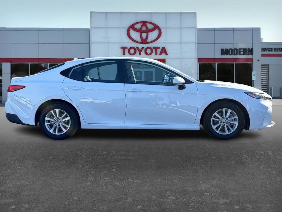 2025 Toyota Camry LE photo 3