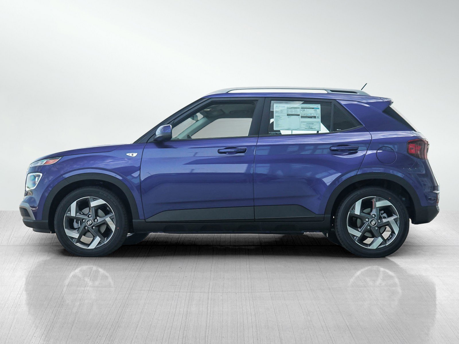 2025 Hyundai Venue Limited photo 2