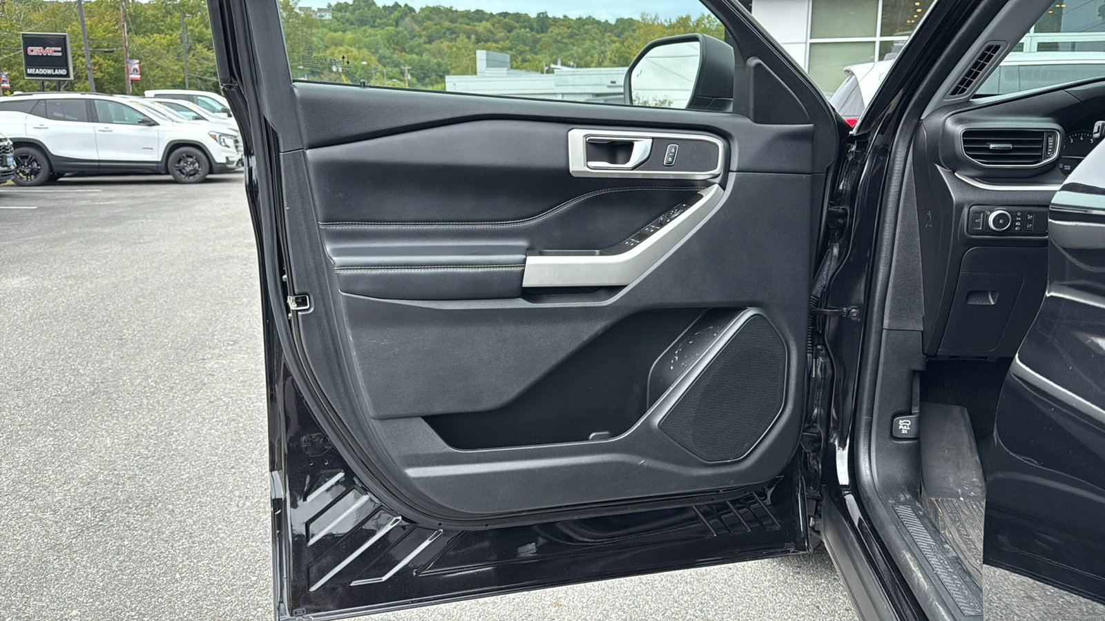 2022 Ford Explorer XLT photo 8