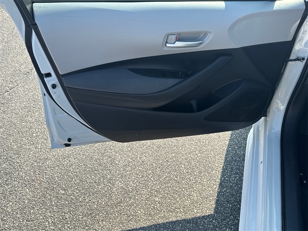2021 Toyota Corolla LE photo 10
