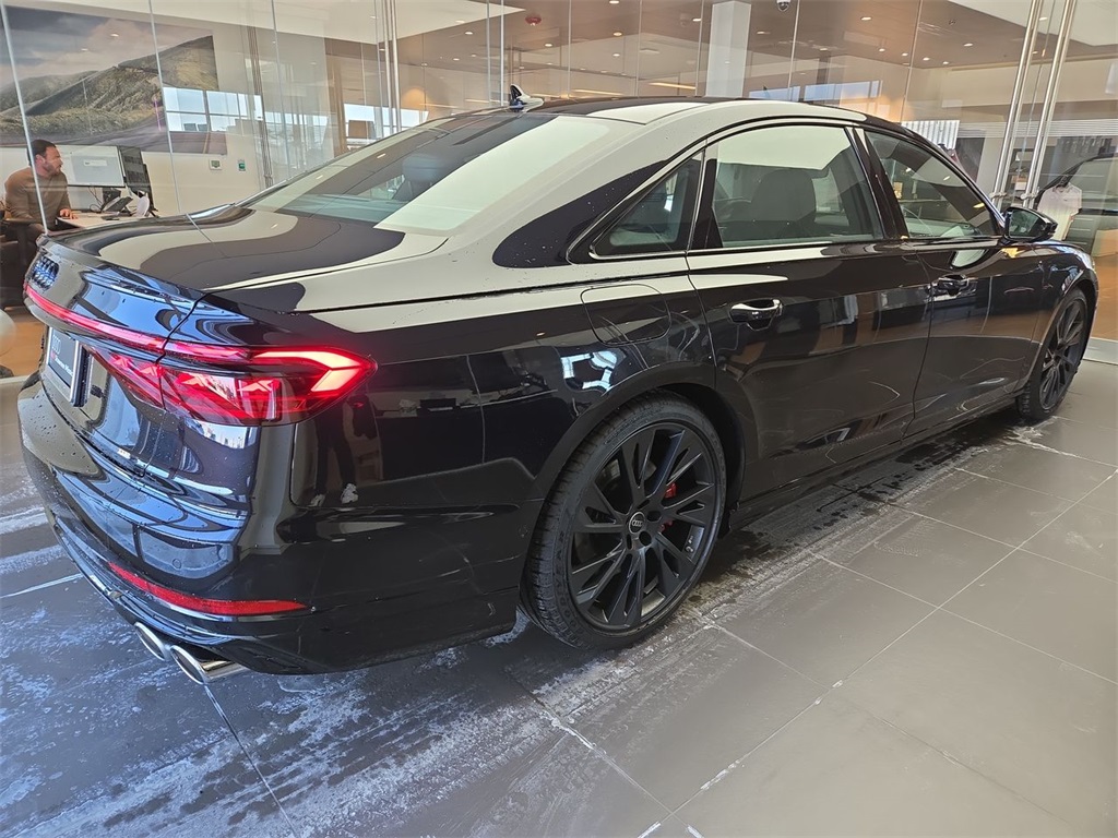 2025 Audi S8 4.0T photo 17