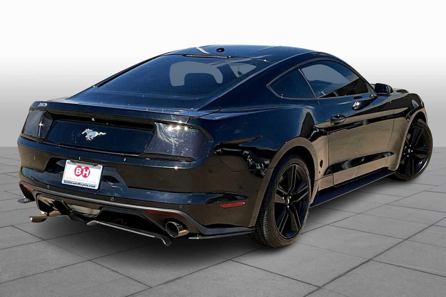 2015 Ford Mustang EcoBoost Premium photo 11