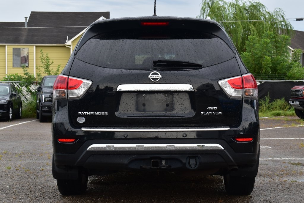 2015 Nissan Pathfinder Platinum photo 5