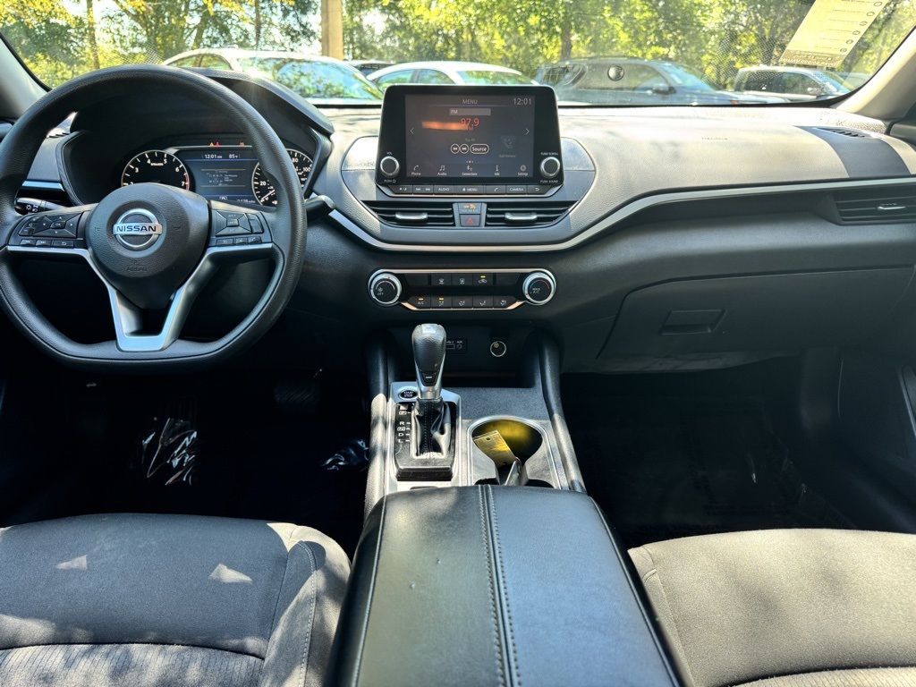 2022 Nissan Altima 2.5 SV photo 13