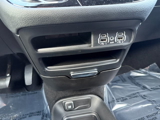 2025 Chrysler Pacifica photo 18