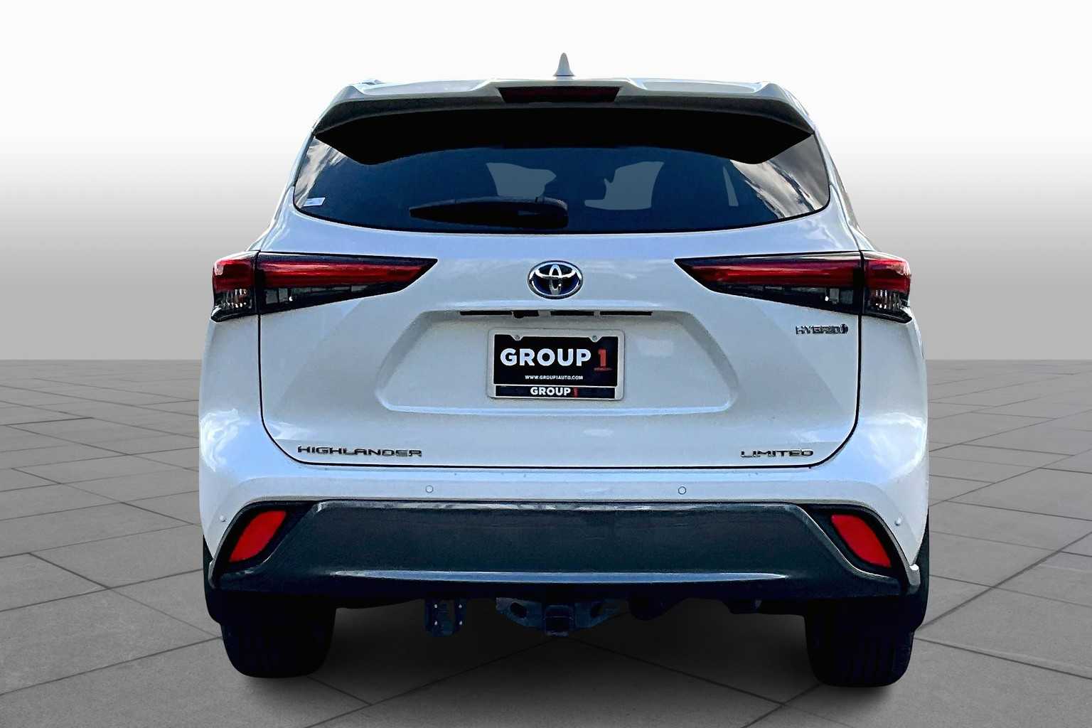 2021 Toyota Highlander Hybrid Limited photo 4