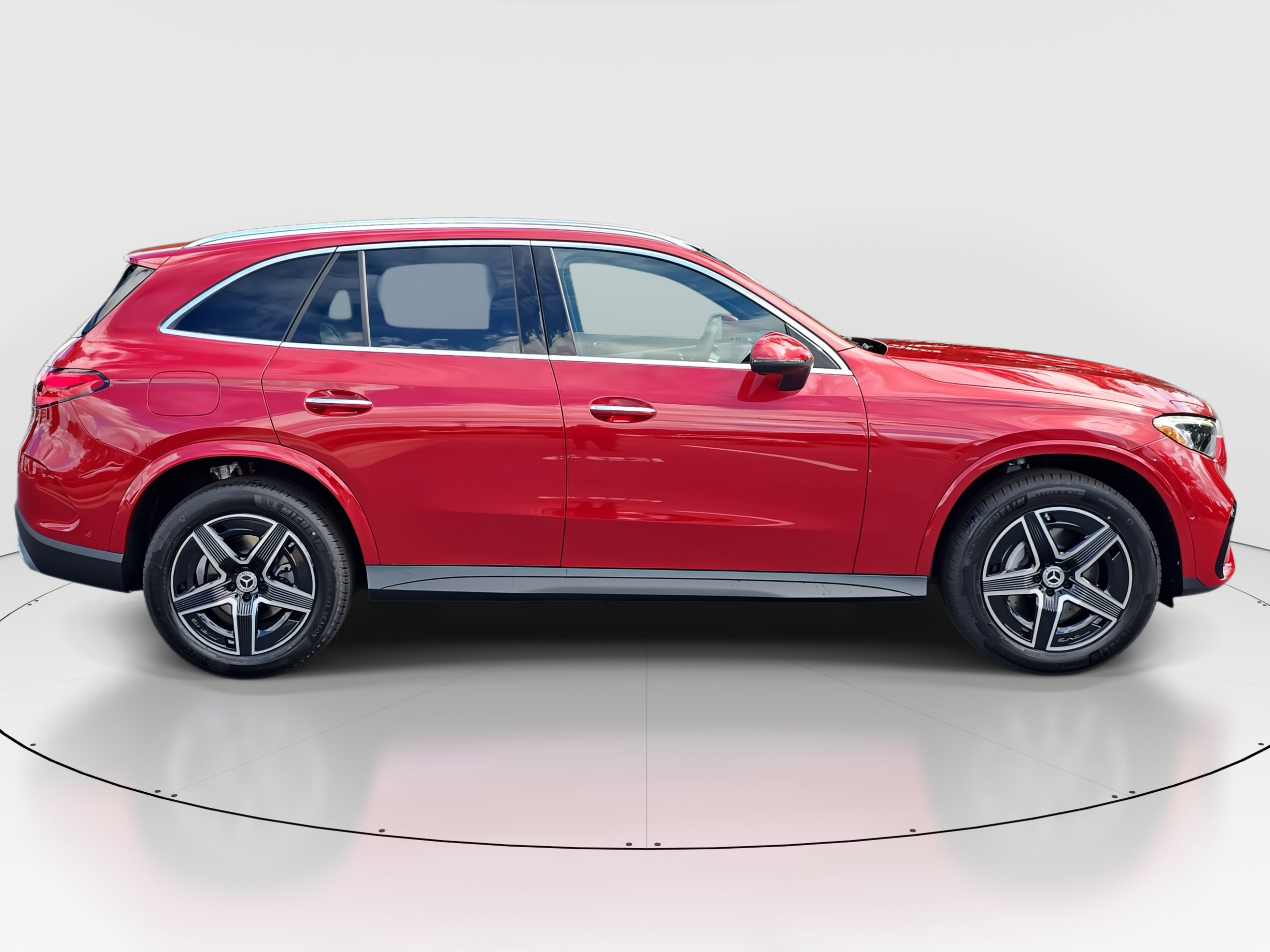 2026 Mercedes Benz GLC 300 4MATIC photo 3