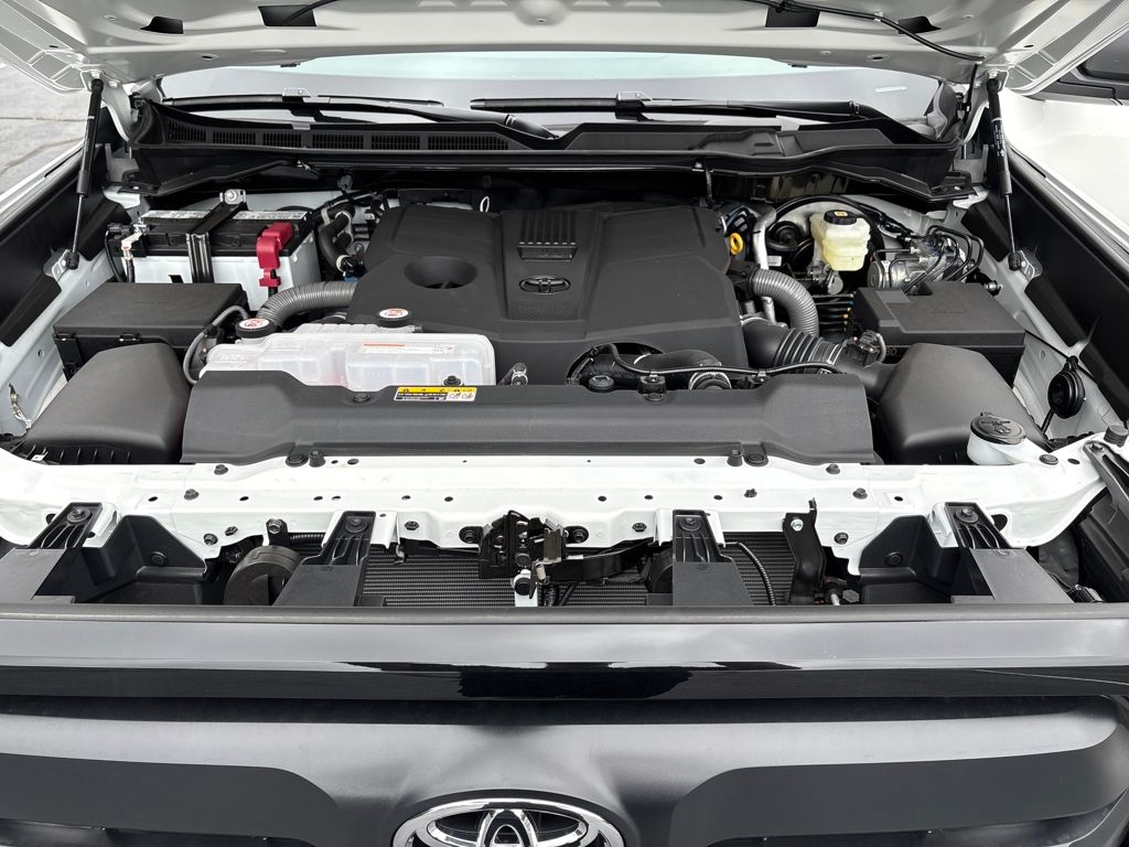 2025 Toyota Tundra SR CrewMax photo 21