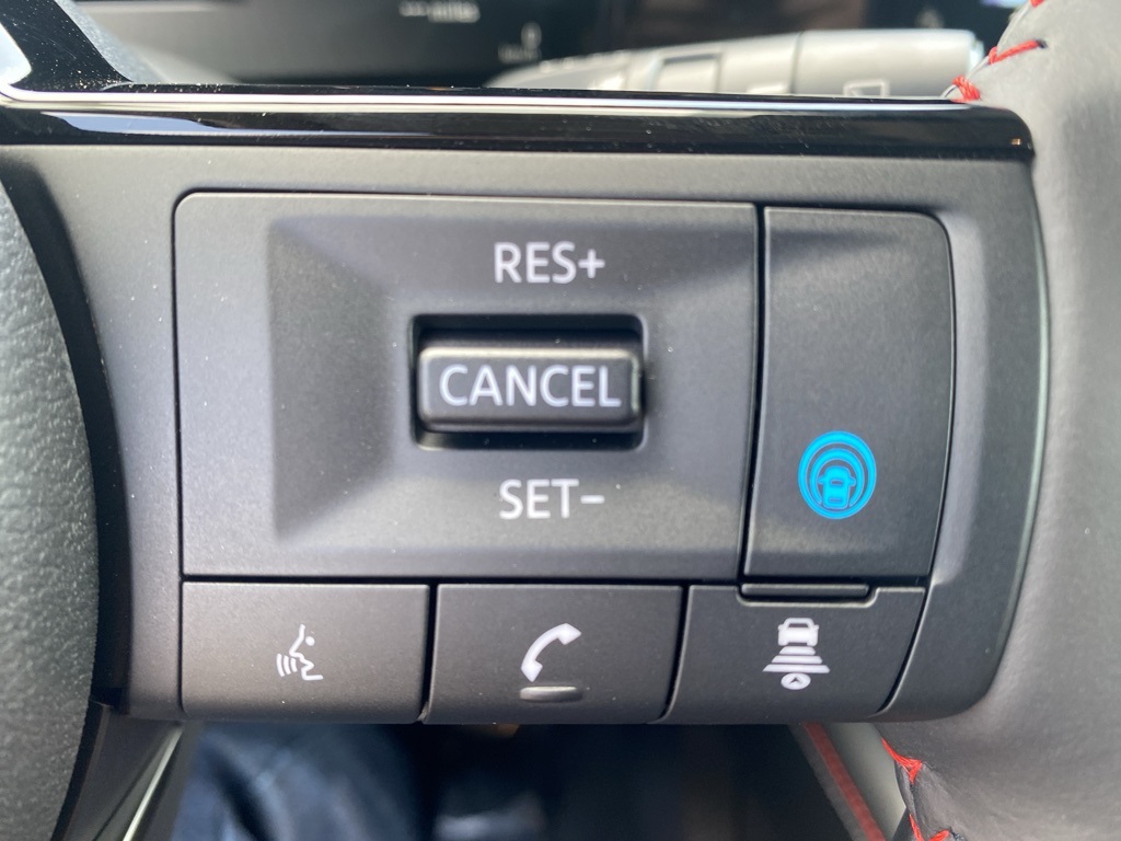 2025 Nissan Kicks SR photo 19