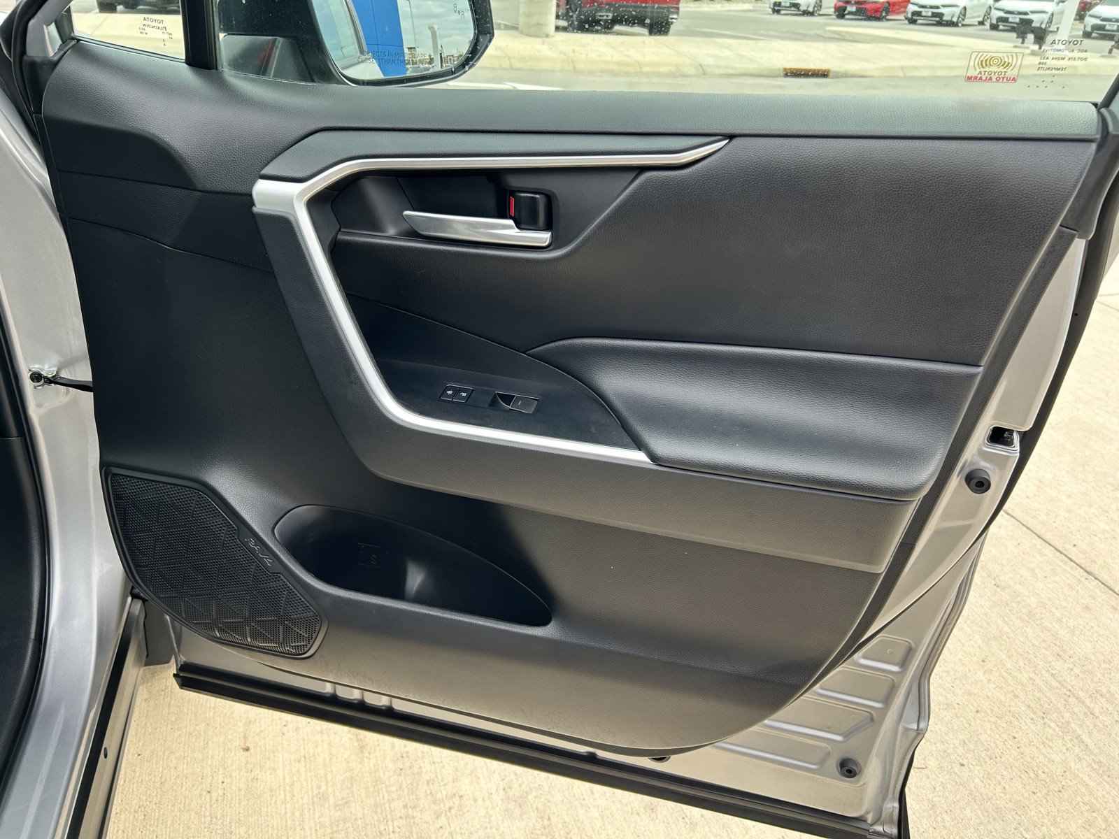 2022 Toyota RAV4 XLE Premium photo 20