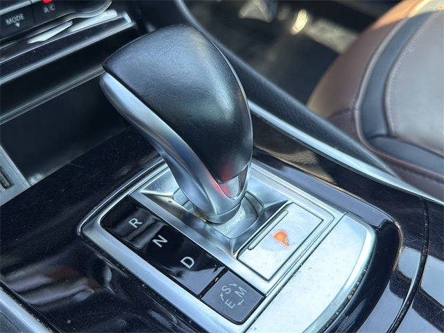 2018 Infiniti QX30 Premium photo 25