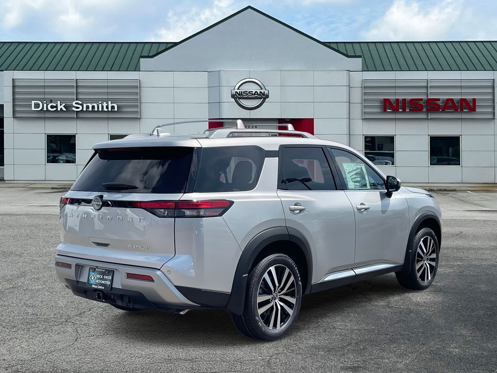 2025 Nissan Pathfinder Platinum photo 4