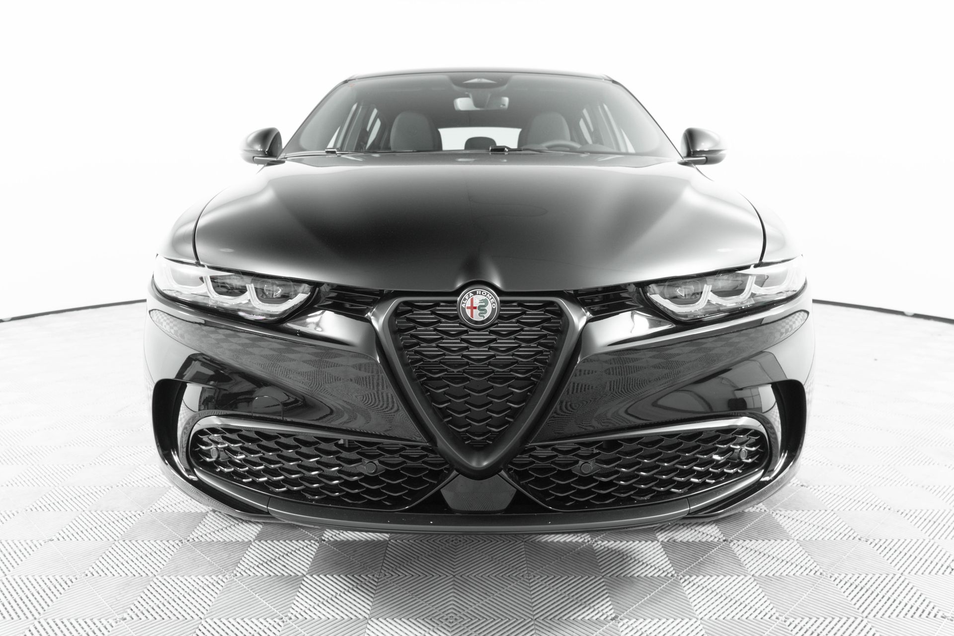 2025 Alfa Romeo Tonale photo 2