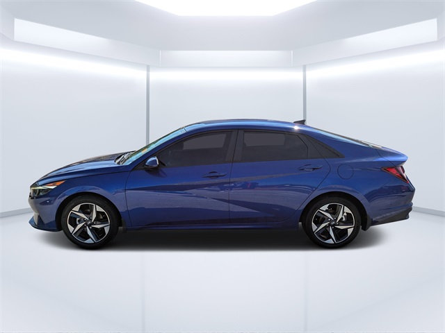 2023 Hyundai Elantra SEL photo 6