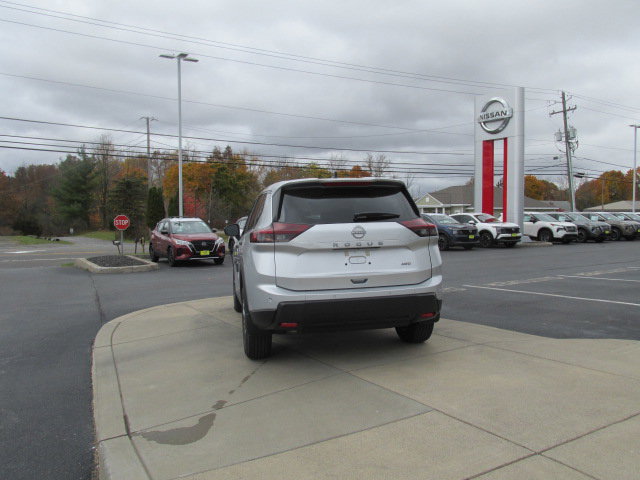 2025 Nissan Rogue S photo 2