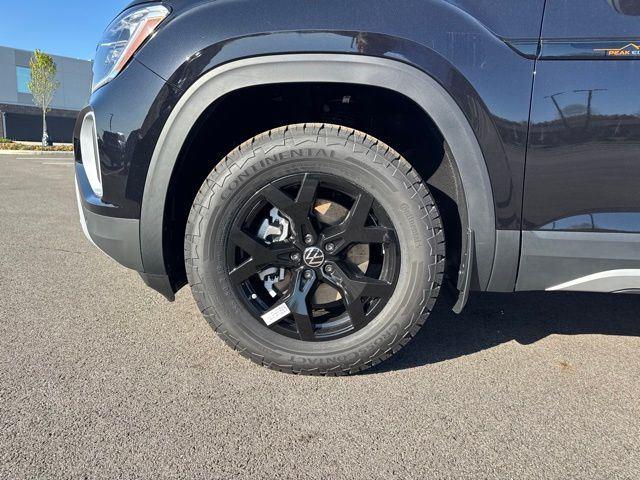 2025 Volkswagen Atlas Peak Edition SE photo 9