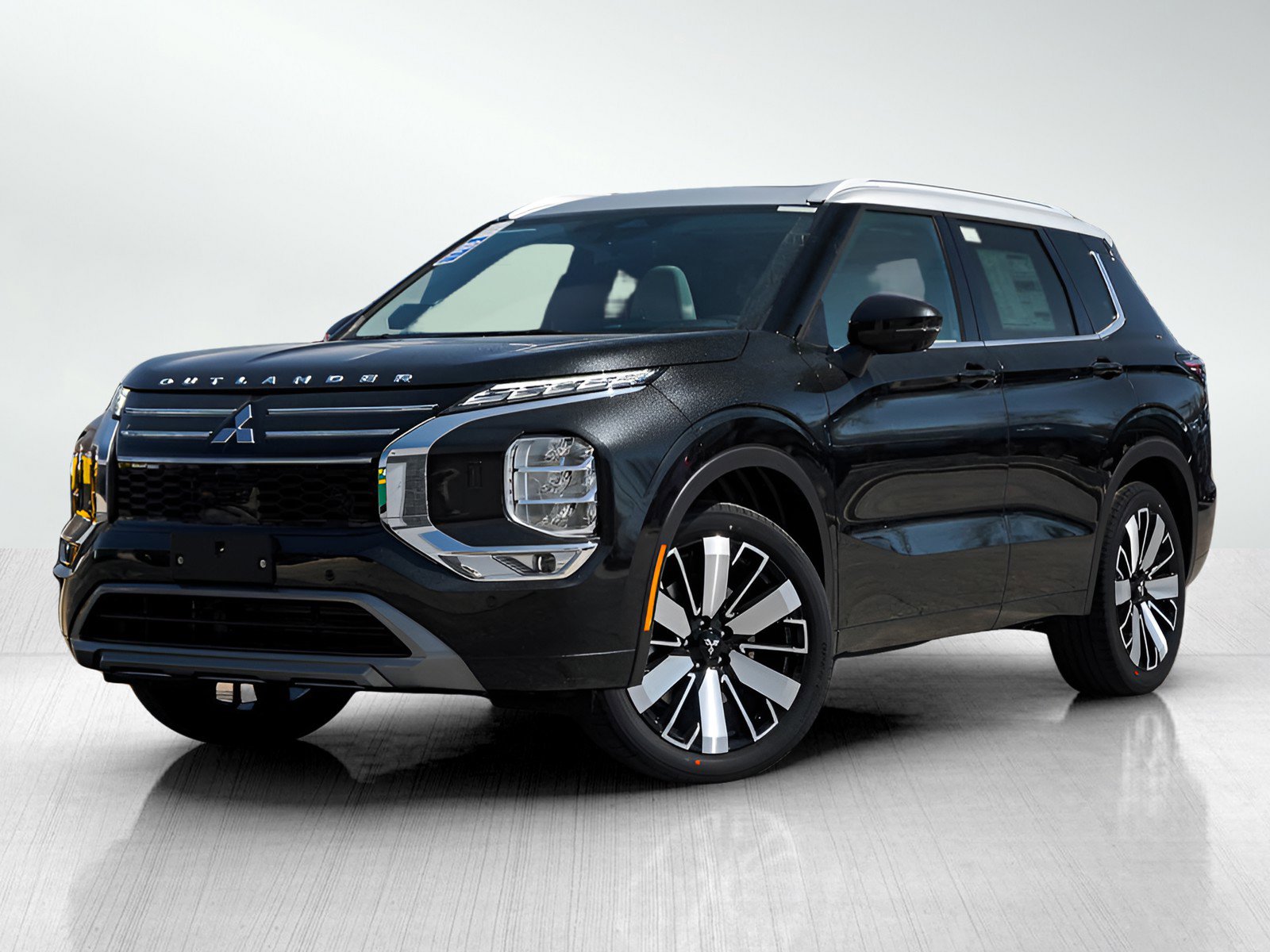 2025 Mitsubishi Outlander SEL Platinum Edition's photo