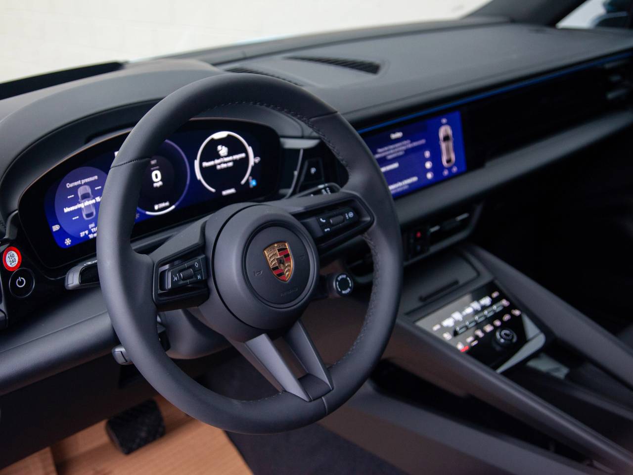 2025 Porsche Macan Electric photo 4