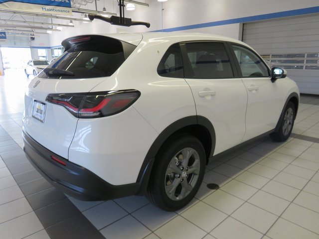 2026 Honda HR-V LX photo 2