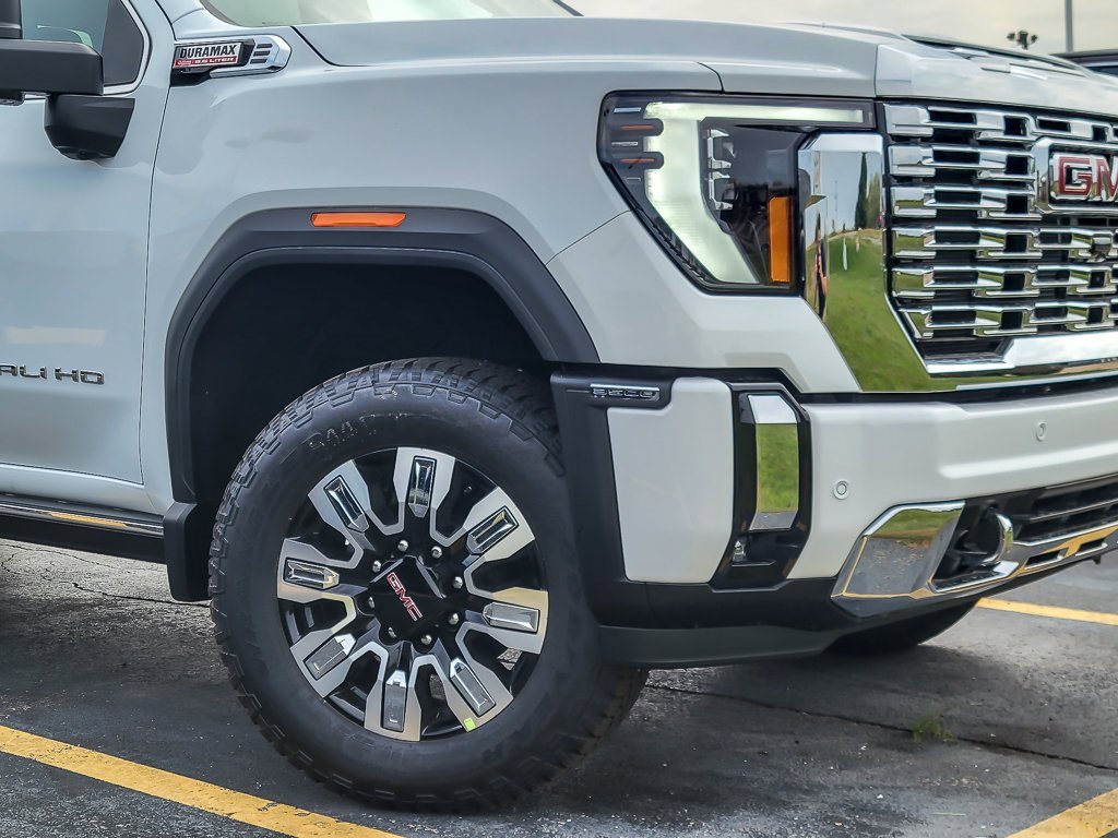 2026 Gmc Sierra 3500 HD Denali photo 3