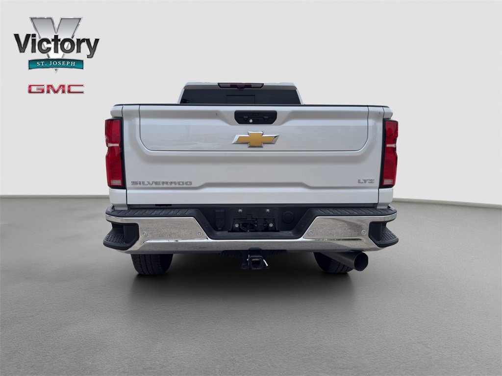 2024 Chevrolet Silverado LTZ photo 13
