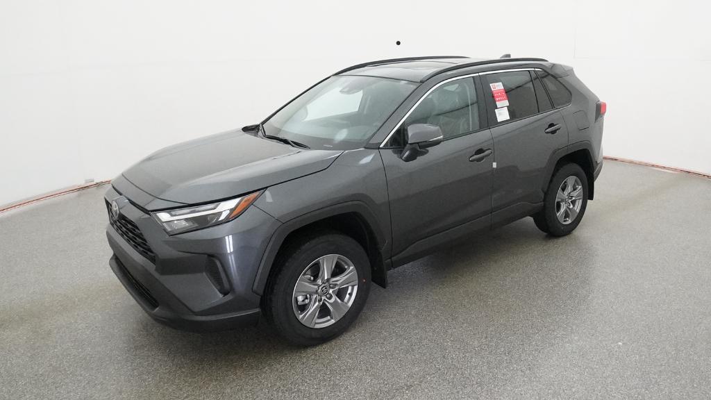 2025 Toyota RAV4 XLE's photo