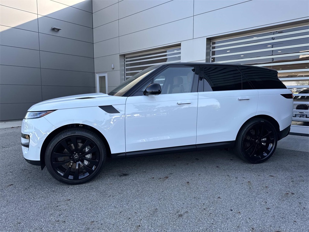 2025 Land Rover Range Rover Sport SE photo 3