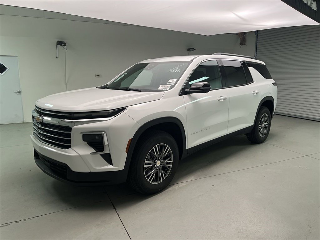 2026 Chevrolet Traverse L photo 3