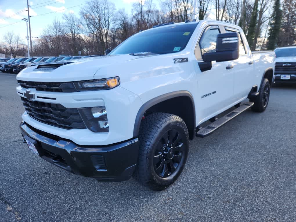 2025 Chevrolet Silverado 2500HD Custom's photo
