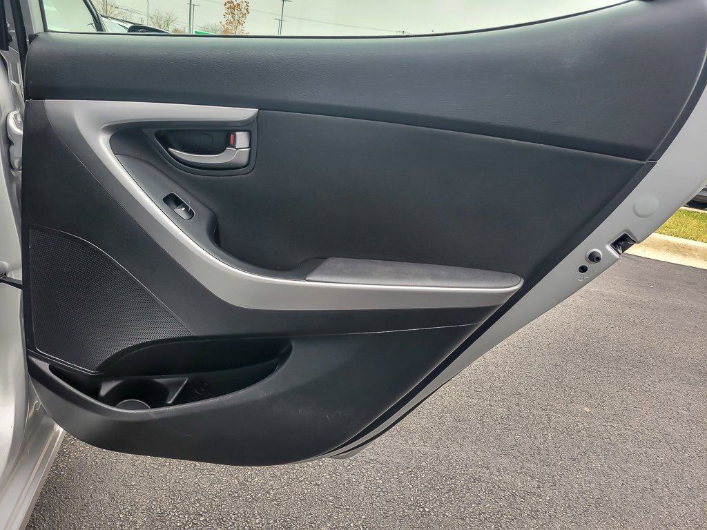 2016 HYUNDAI ELANTRA - Image 19