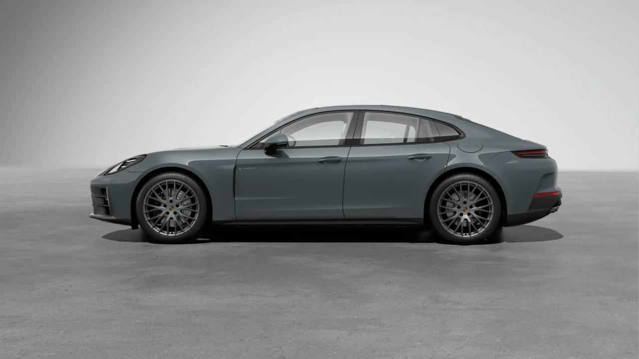 2026 Porsche Panamera 4 E-Hybrid photo 2