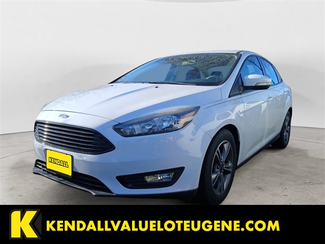 2017 Ford Focus SE's photo