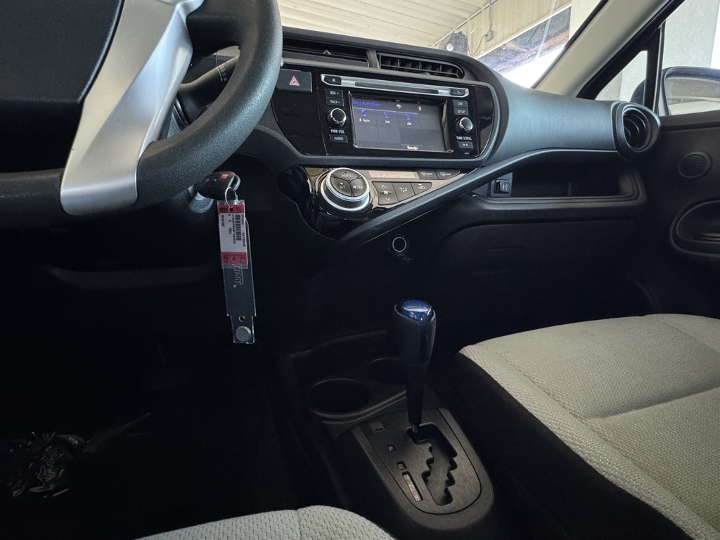 2015 Toyota Prius C One photo 22