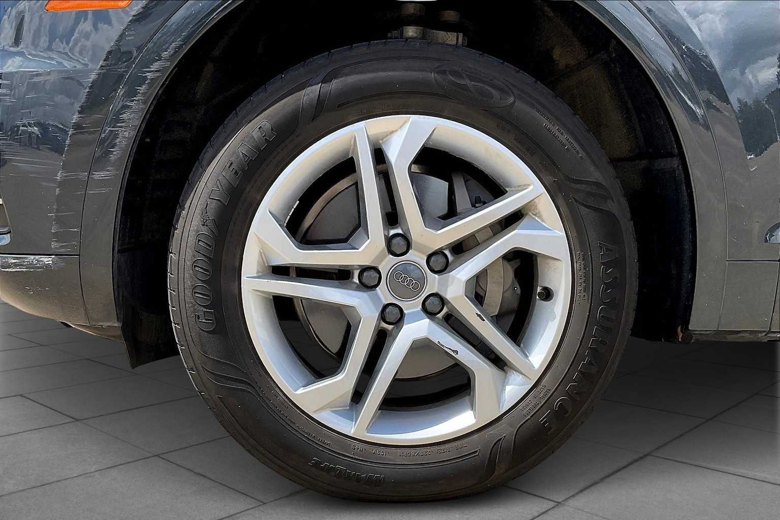 2018 Audi Q5 Premium photo 9