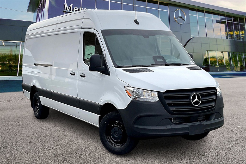 2026 Mercedes-Benz Sprinter Cargo Van Base's photo