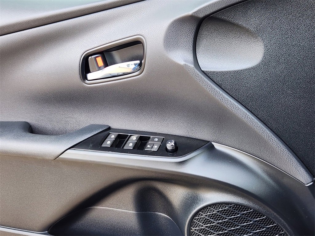 2017 Toyota Prius Four photo 7