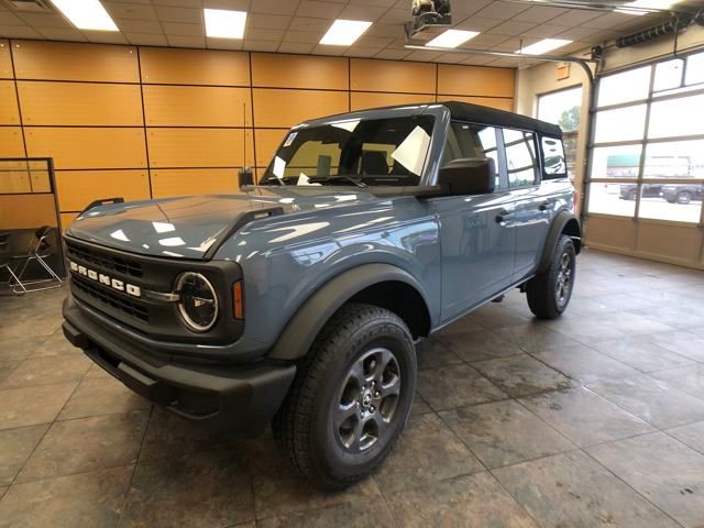 2025 Ford Bronco Base photo 3